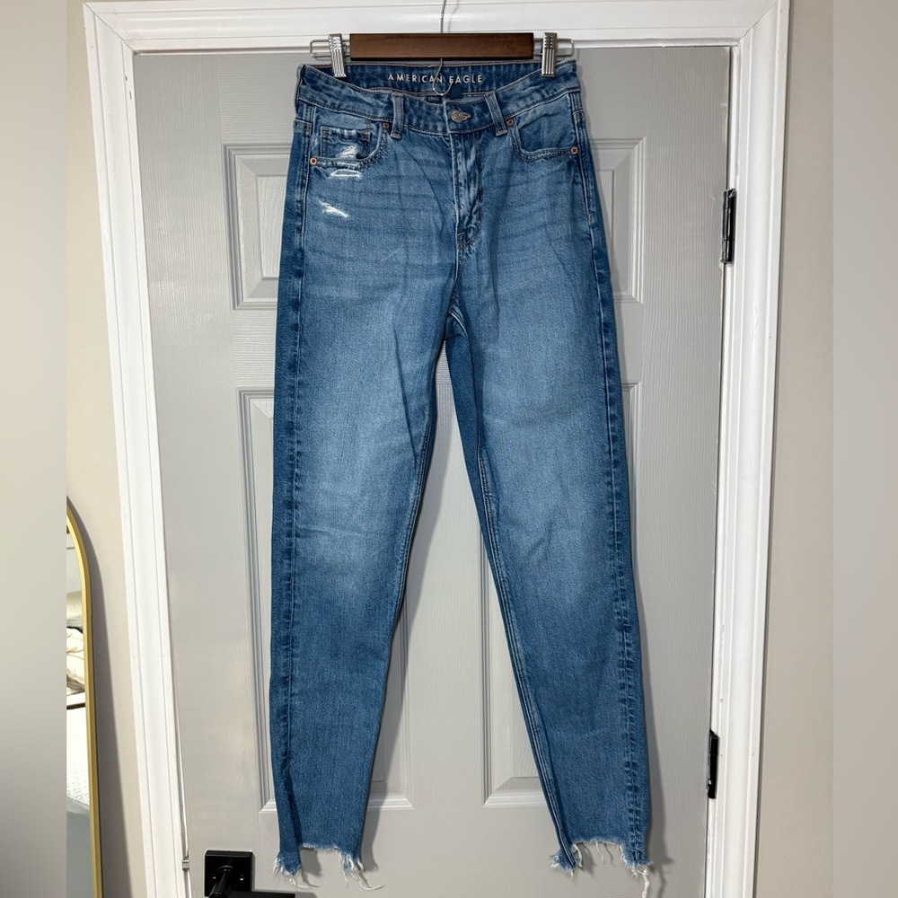 American Eagle Women's Straight Leg Jeans in Denim Blue Size 4